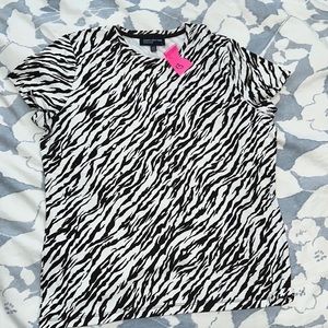 Jones New York - T-shirt 
Brand new never worn